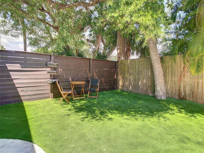 Building Photo - 2121 Dr M.L.K. Jr St N