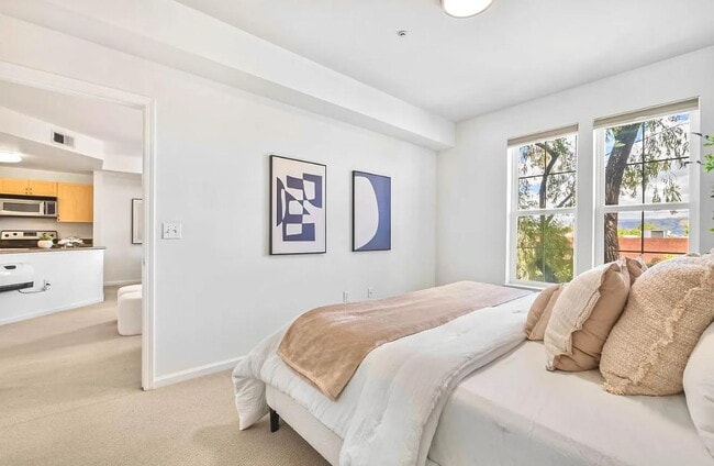 Building Photo - "Chic 1-Bed Oasis in San Jose with Hardwoo...