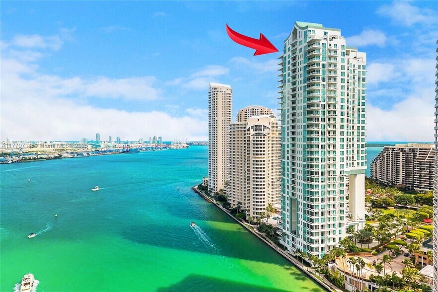 Primary Photo - 900 Brickell Key Blvd