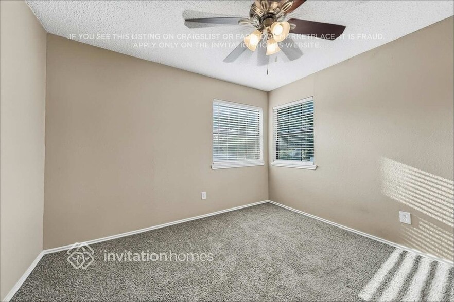 Building Photo - 8713 Wood Glen Dr
