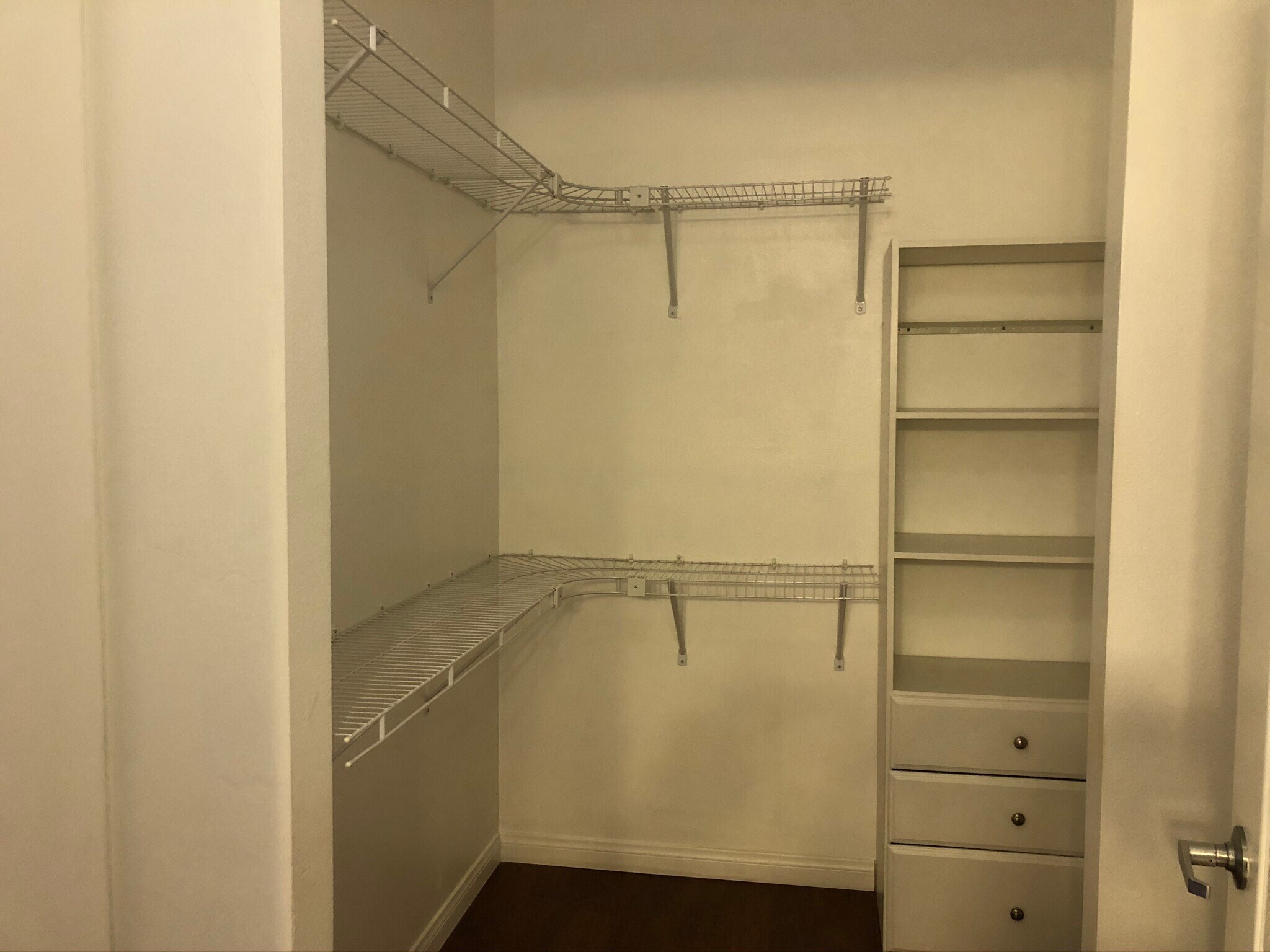 Building Photo - 388 E Ocean Blvd