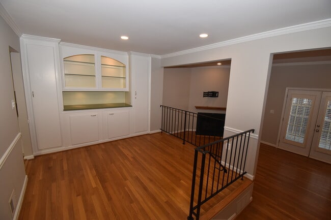 Building Photo - Bashford Lane Cluster