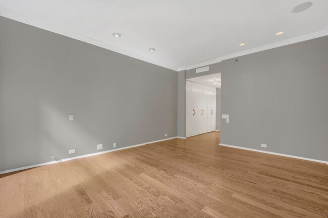 Building Photo - 680 N Lake Shore Dr