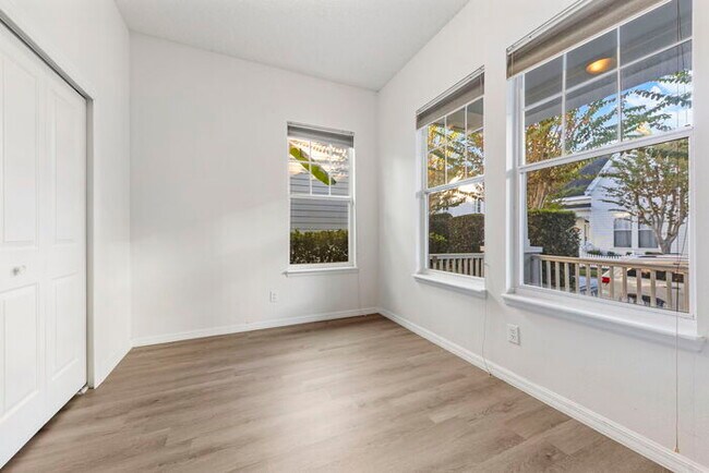 Building Photo - Centrally Located in Celebration Village