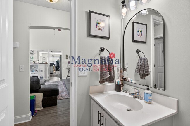 Building Photo - 3 bedrooms, 2 bathrooms in Richmond HIll's White Oak Subdivision! Close to I95, Savannah, Pooler ...