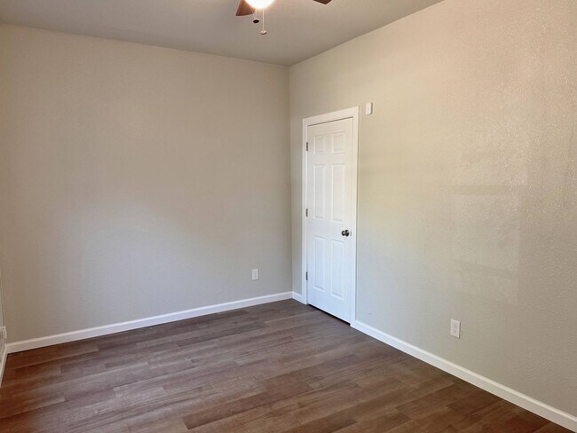 Building Photo - Fully Remodeled 3 Bed 2 Bath In Floral Hei...