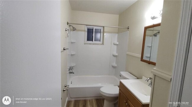 Building Photo - 722 Morse Ave