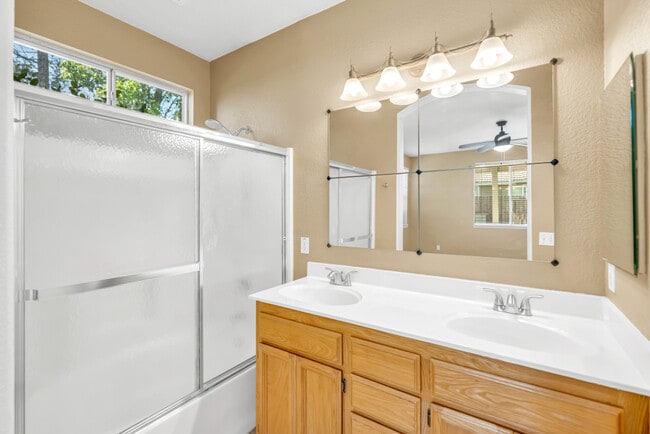 Building Photo - 3635 Poppy Hill Way