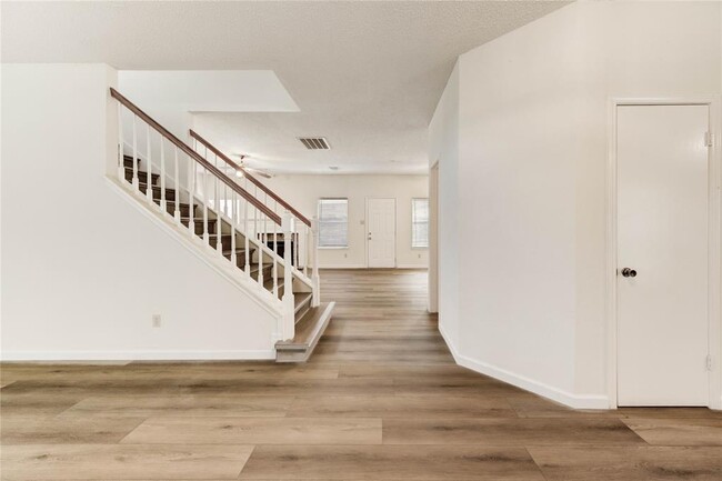 Building Photo - 2338 Bent River Dr