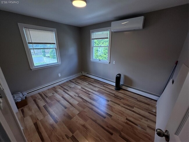 Building Photo - 15 Mida Ct