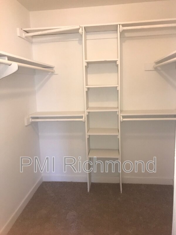 Building Photo - 10841 Ramshorn Road