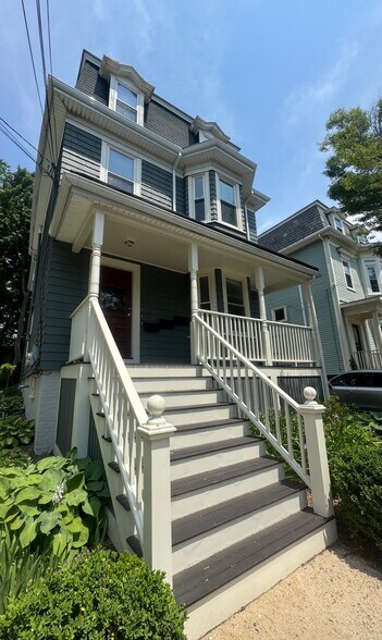 Primary Photo - 135 Morrison Ave