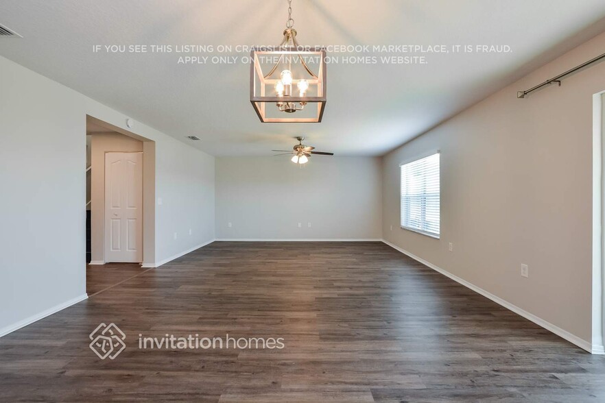 Building Photo - 13743 Laranja St