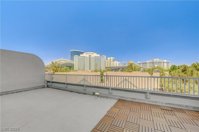 Building Photo - 360 E Desert Inn Rd