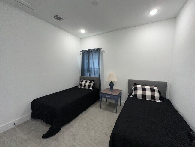 Building Photo - 1711 Ruth St