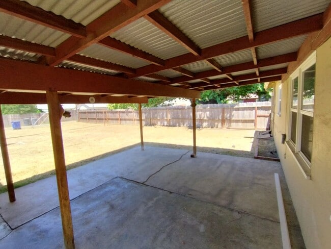 Building Photo - 229 El Vista Ave