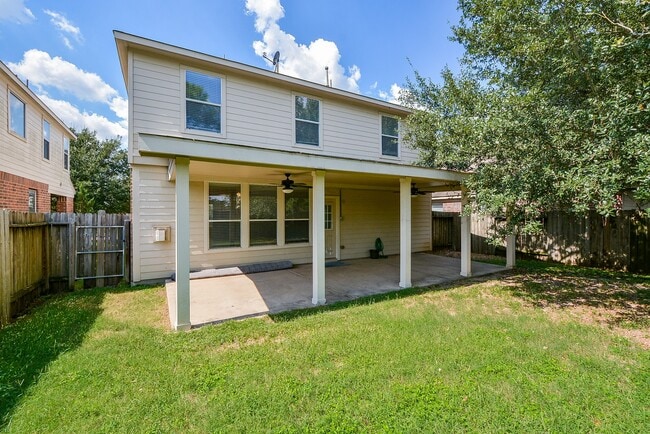 Building Photo - 15506 Hickory Dale St