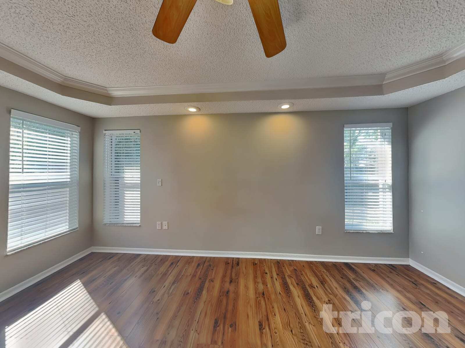 Building Photo - 1374 Godfrey Ave