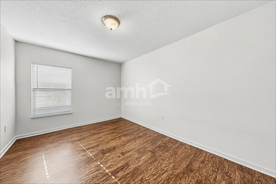 Building Photo - 1312 River City St