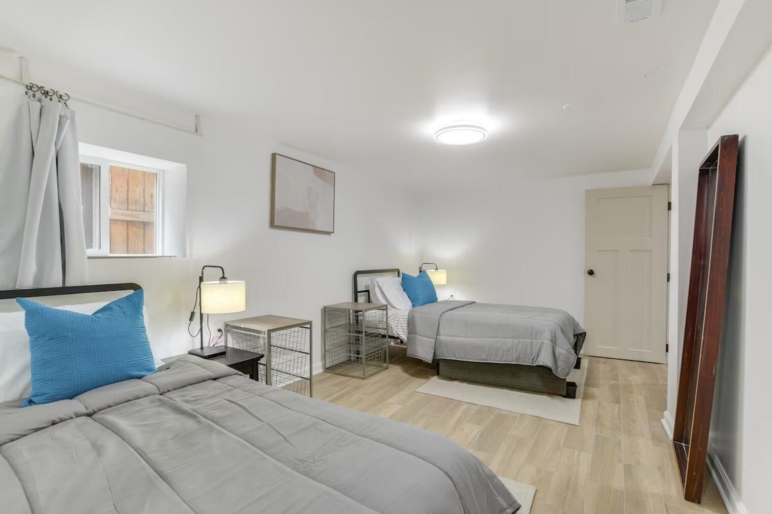 Building Photo - 4642 W Montana St