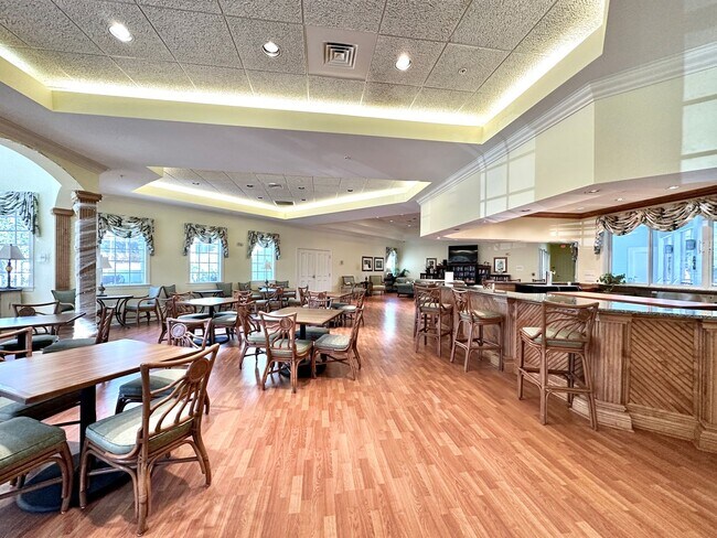 Building Photo - WALKING DISTANCE TO SUNSEEKER RESORT AND P...