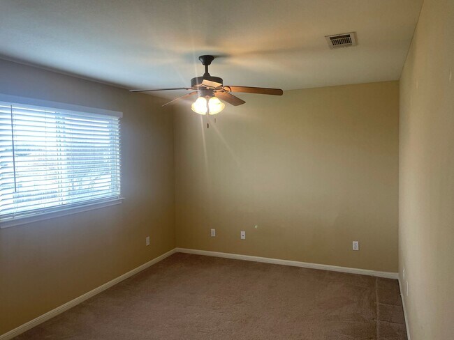 Building Photo - 7707 Bridgepointe Dr