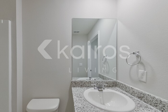 Building Photo - 8731 SW 44th Ct