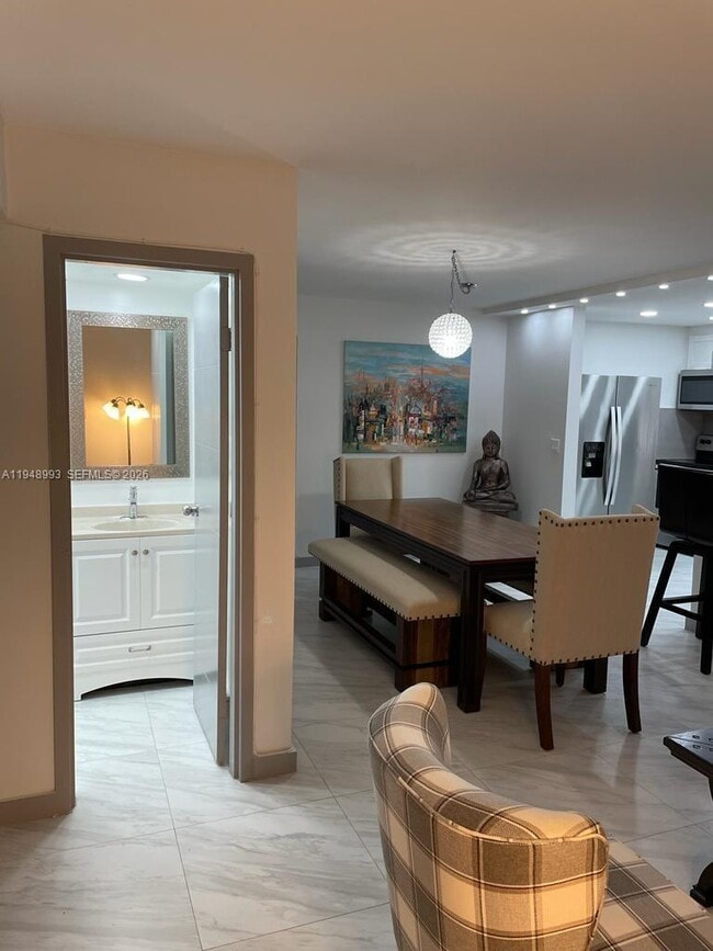 Building Photo - 16919 N Bay Rd