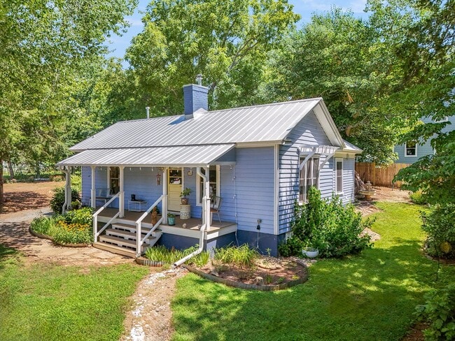 Primary Photo - Fully Furnished Cottage in Pittsboro