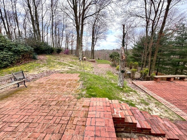 Building Photo - Beautiful Home - 3 Bedroom 2.5 Bathroom - ...