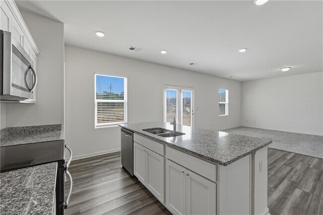 Building Photo - 166 Verona Dr NW