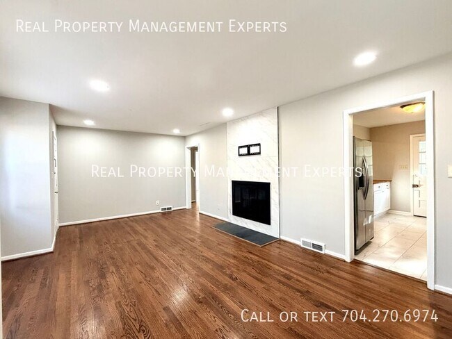 Building Photo - 1843 Camp Greene St