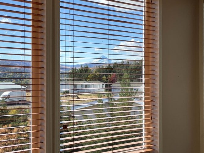 Building Photo - Solar Bonus in Dallesport, WA