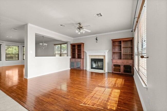 Building Photo - 2802 Scottsdale Dr