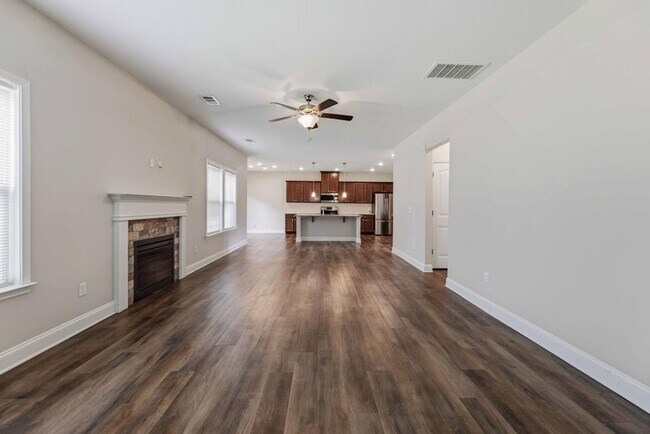 Building Photo - 112 White Oak Pl