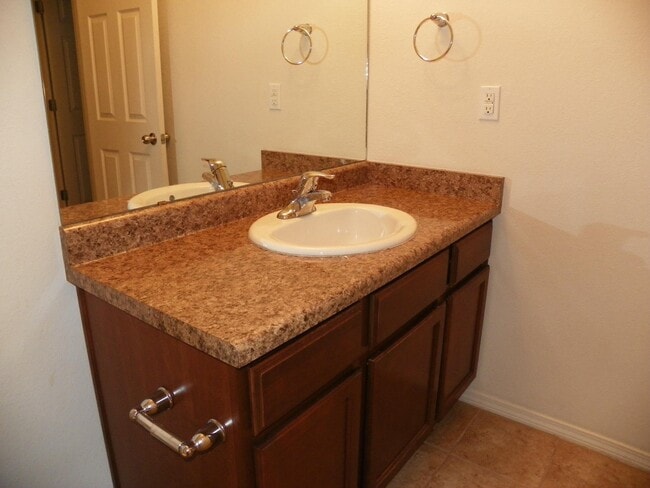 Building Photo - 1214 Northern Lights Way NE