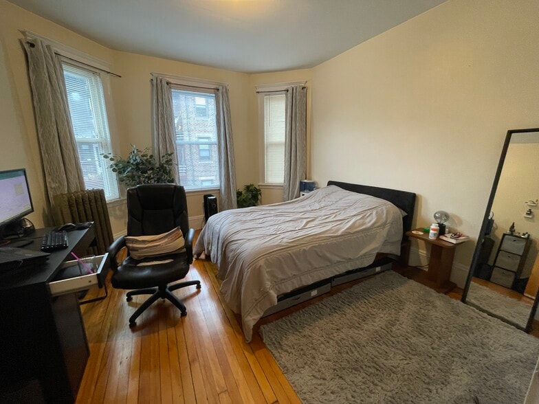 Building Photo - 1355 Commonwealth Ave