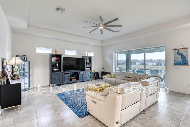 Building Photo - 394 Aquamarine Wy