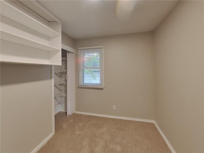 Building Photo - 5406 Utah Ave N