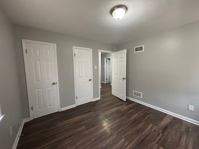 Building Photo - 2370 Hillside Ave