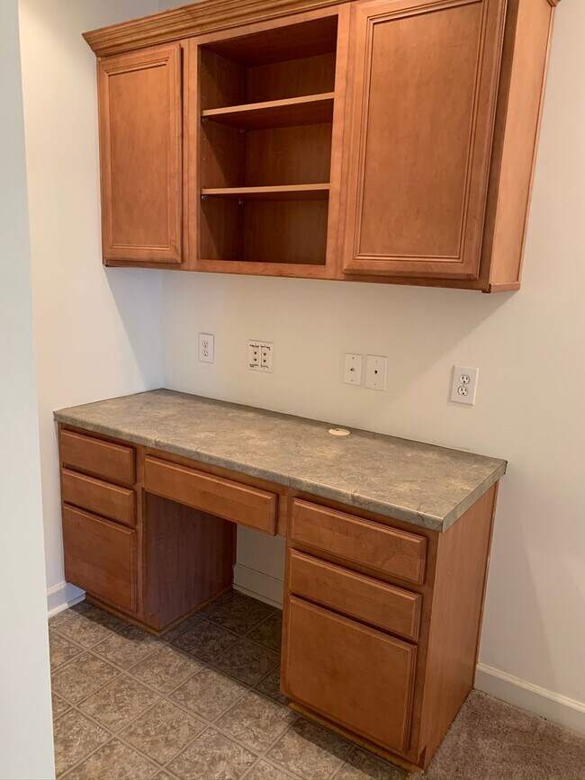 Building Photo - 128 Clusters Cir