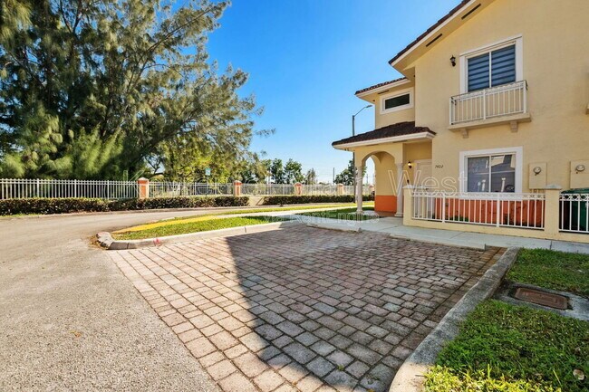 Building Photo - 7422 NW 182nd St