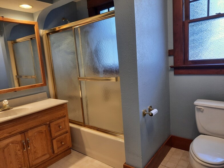 Building Photo - 145 S Franklin Ave