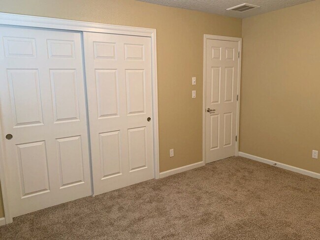 Building Photo - 229 Loma Linda Loop NE