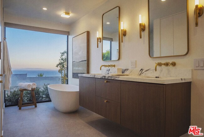 Building Photo - 3602 Shoreheights Dr