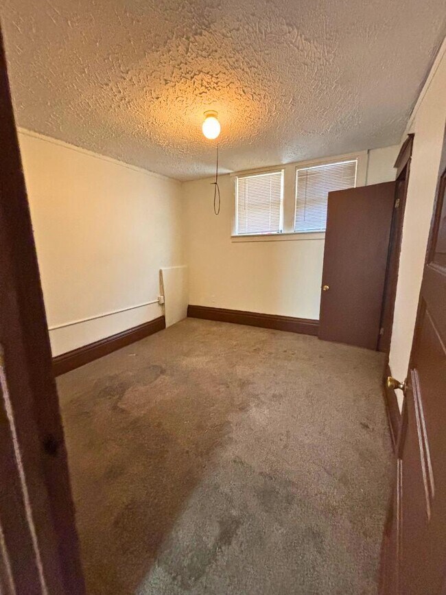 Building Photo - 2823 N 28th St