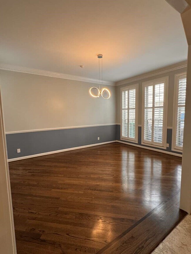 Building Photo - 1901 Potomac Dr