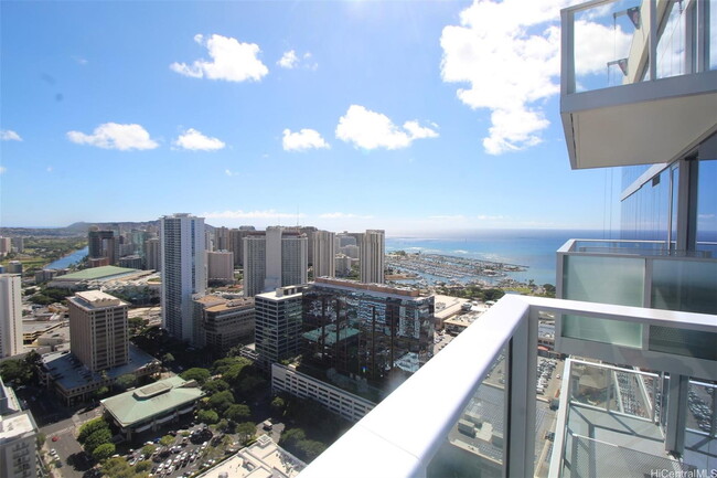 Building Photo - 641 Ke’eaumoku St