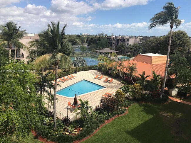 Building Photo - 13120 SW 92nd Ave