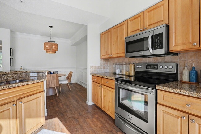 Building Photo - 2044 Alta Meadows Ln